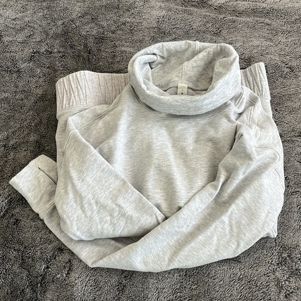Lululemon Pullover
